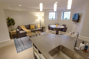 NEW On the Park 2 bed Apt Walk to Capitol & Parking